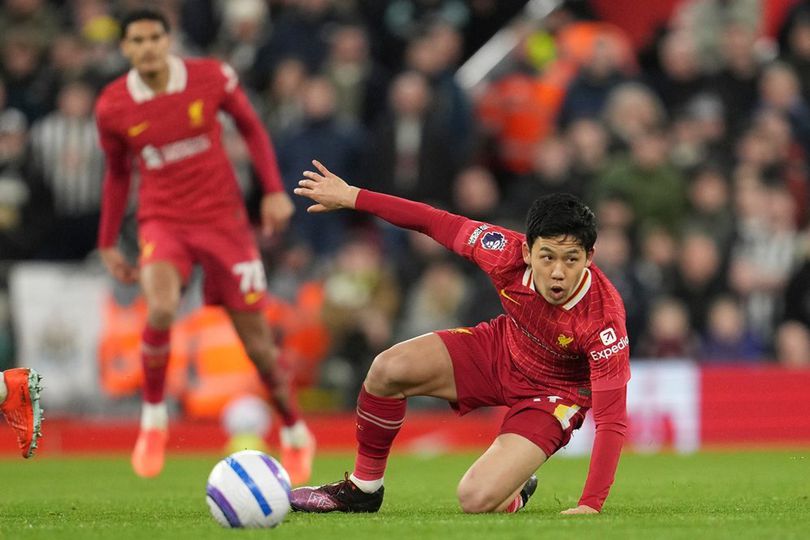 Endo Bertahan di Liverpool: Jawaban untuk Rumor Transfer